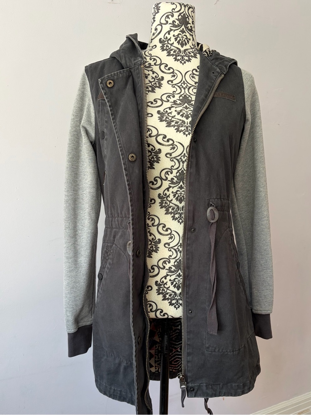 NWT Triple Five Soul Charcoal Utility Jacket with Light Gray Knit Sleeves XS
